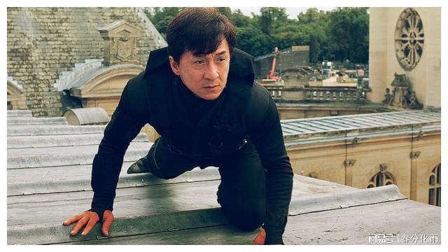 成龙的电影风格：喜剧与动作的完美结合_成龙的喜剧动作电影_成龙动作喜剧