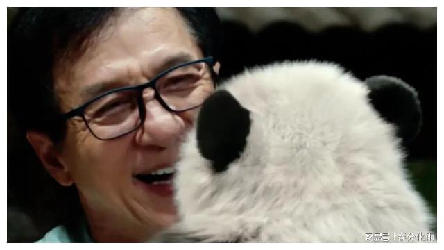 成龙动作喜剧_成龙的喜剧动作电影_成龙的电影风格：喜剧与动作的完美结合