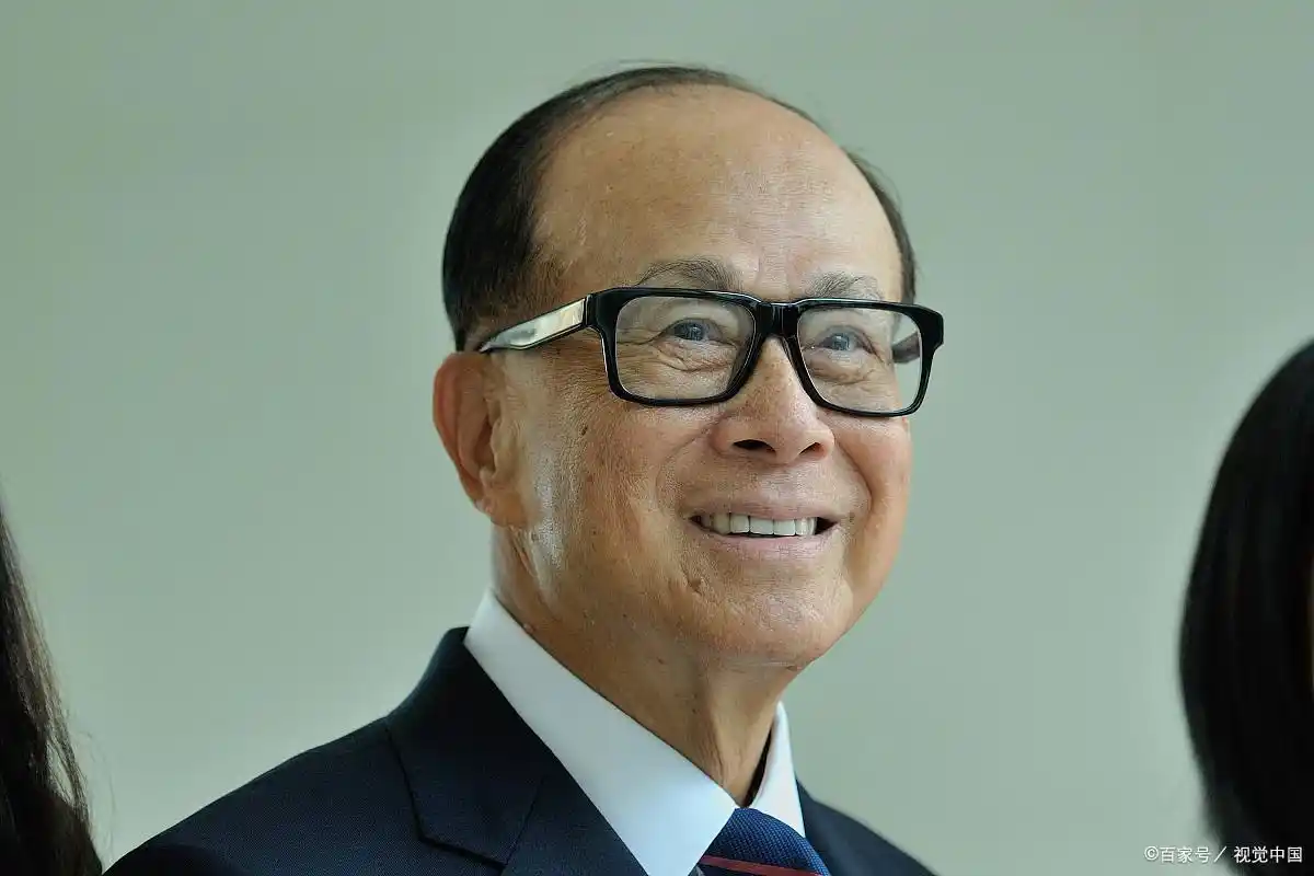 李嘉诚战略转移分析_李嘉诚的战略眼光_李嘉诚的全球商业战略与实践