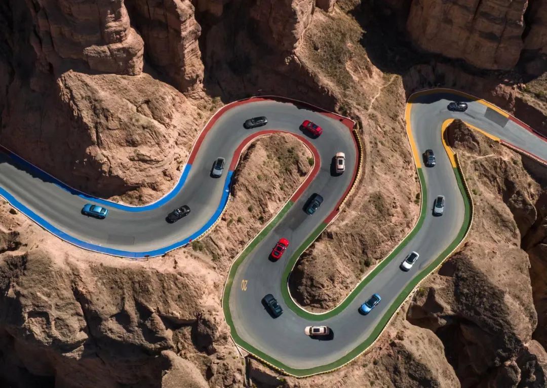 宾利顶级豪车_宾利顶级_宾利汽车：豪华与性能的完美结合