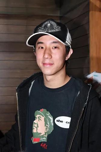 成龙的经典片段回顾_成龙经典视频_成龙精彩视频