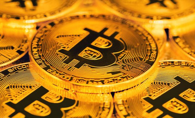 比特币24小时爆仓38亿：最后的疯狂还是未来趋势？深度解析比特币市场动态