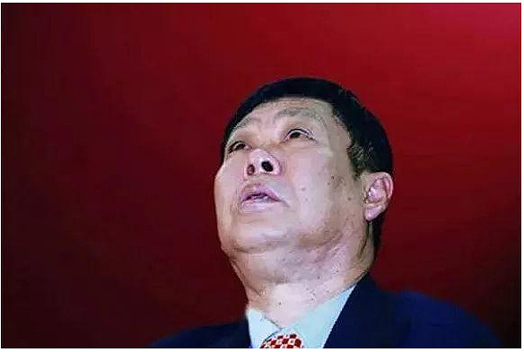 董明珠卸任格力董事长_格力董明珠怎么了_格力电器对此次董明珠被停职的公开言论，市场反应与分析