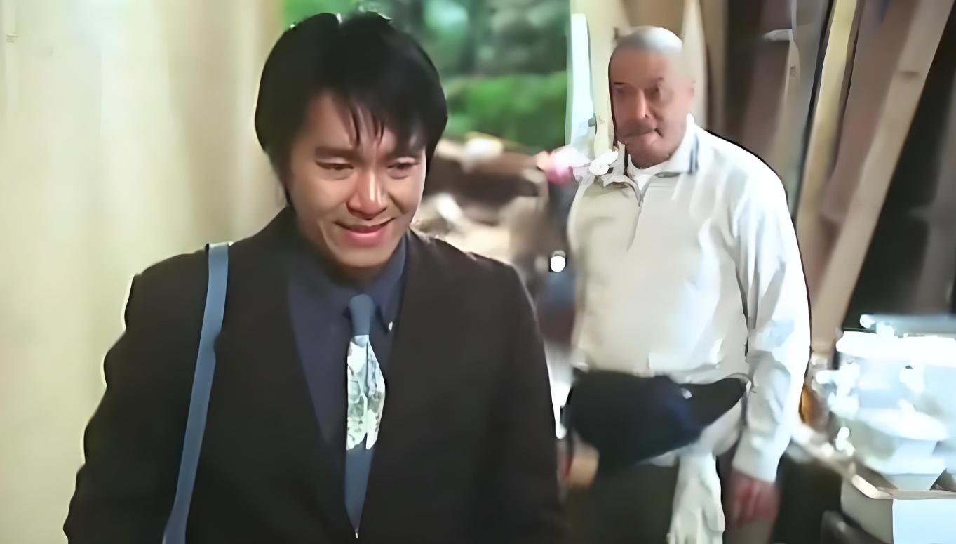 周星驰成长经历_周星驰的成长故事_周星驰的成长故事与职业历程
