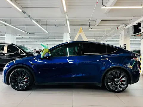 特斯拉新车型modely_电动出行的新篇章：特斯拉Model Y_特斯拉电动汽车modely