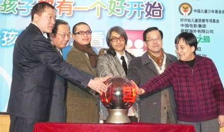 周星驰：经典永不过时，每次现身都能掀起热搜狂潮