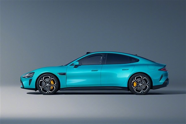 小米汽车SU7击败特斯拉Model 3，7月销量突破13120辆，稳居20万元以上纯电动轿车市场冠军