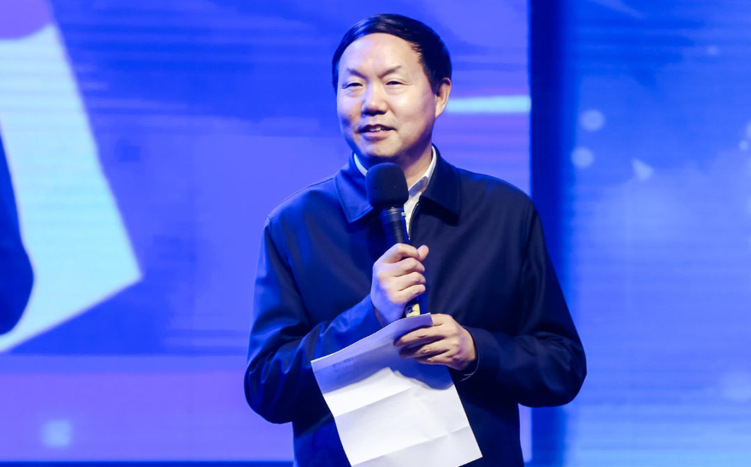 张国华的个人成长与价值反思_反思价值成长个人张国华作文_反思自己的价值
