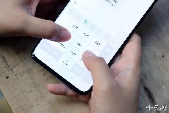 打开手机测评_评测一加手机的显示效果与体验_体验评测报告