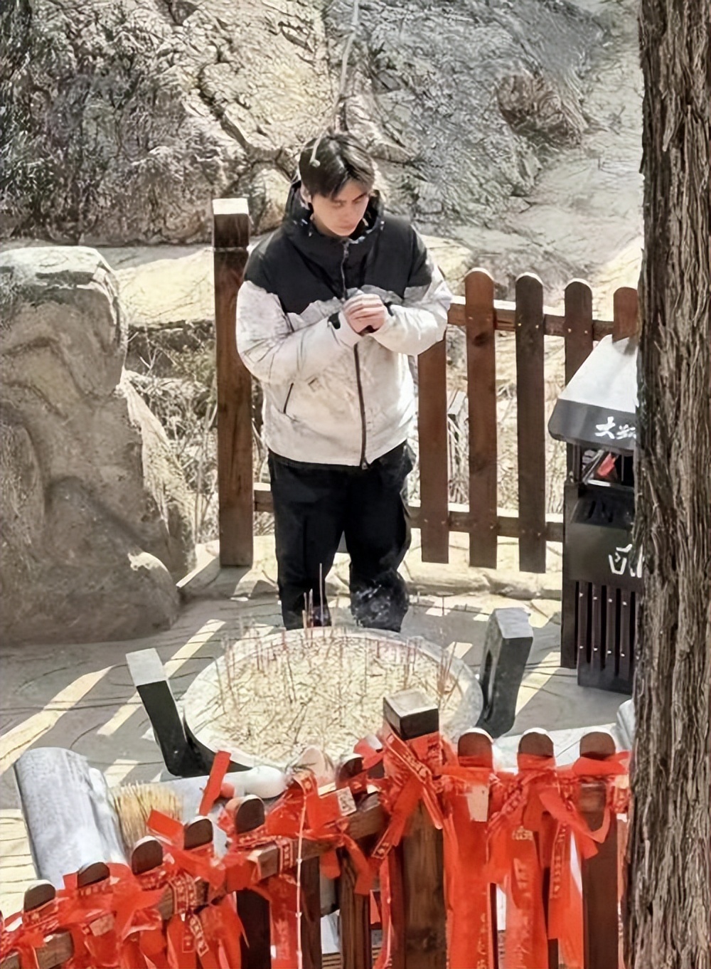 李易峰慈善事业_李易峰公益_李易峰参与慈善活动，传递正能量