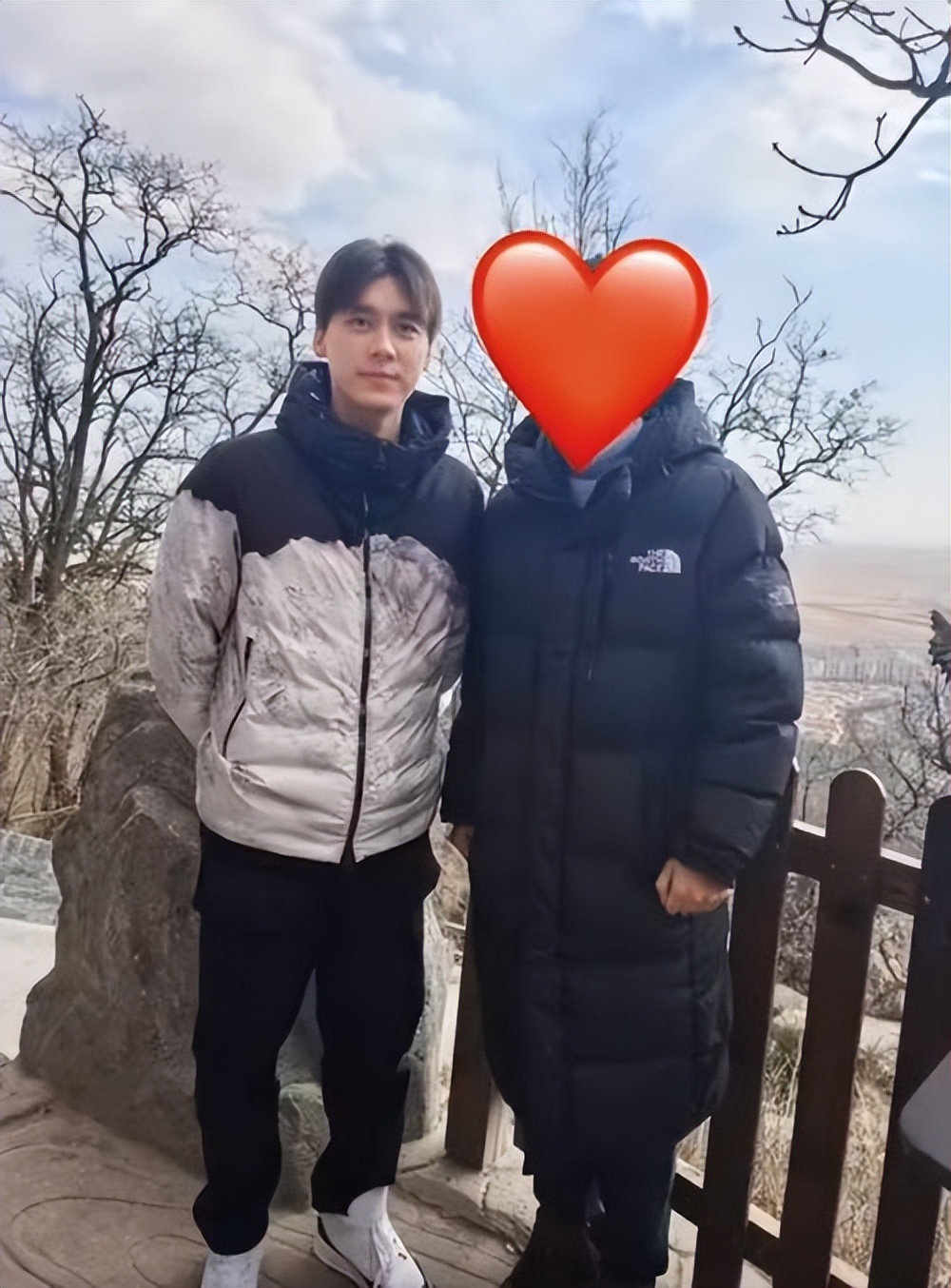 李易峰慈善事业_李易峰参与慈善活动，传递正能量_李易峰公益