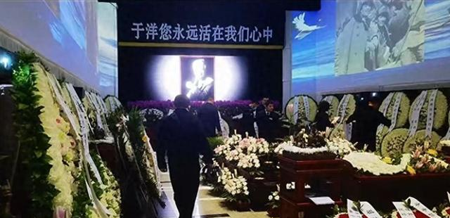 刘德华挚友_深厚情谊刘德华老友歌词_刘德华与老友的深厚情谊