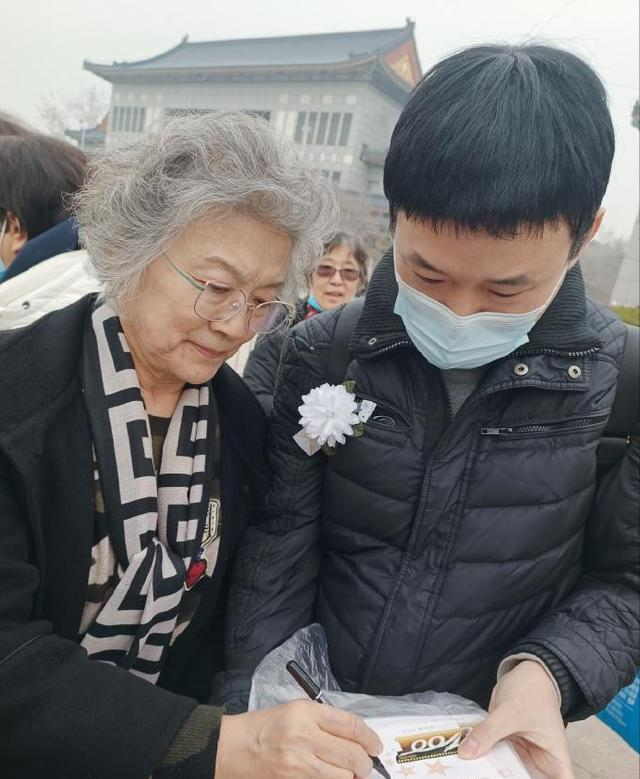 深厚情谊刘德华老友歌词_刘德华挚友_刘德华与老友的深厚情谊