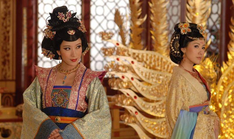 乘风破浪的姐姐张雨绮魅力解析：内外矛盾成就迷人美丽