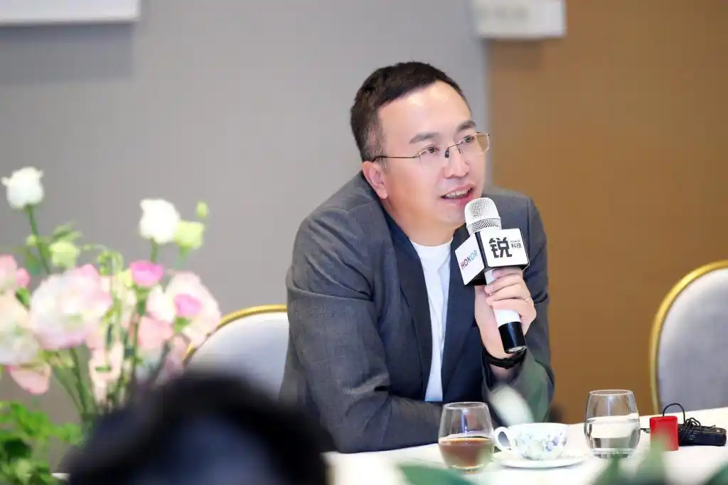 华为混淆鸿蒙_华为手机与鸿蒙系统的深度融合_华为发布鸿蒙系统合作伙伴