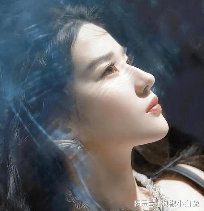 刘亦菲宝格丽晚宴戴4000万项链，不迎合审美超自信